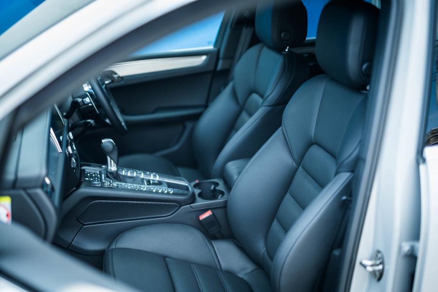 Интерьер Porsche Macan S (95B) 2019 года  (JP) (фото 5 из 16)